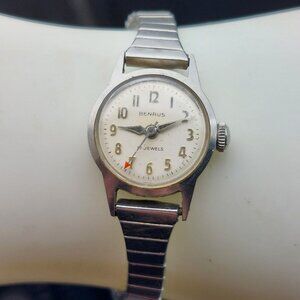 Vintage Benrus 17 Jewels Shock Absorbing Waterproof Dustproof Watch W/ Expandabl